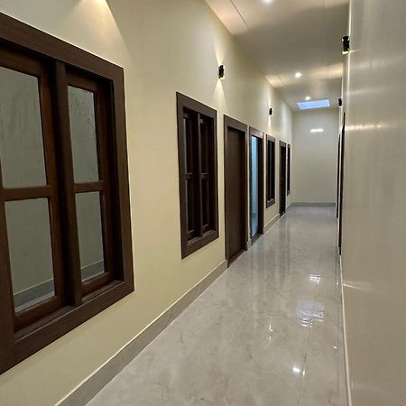 Raghuvar Inn Ayodhya Exterior foto